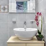 Дом отдыха Jo's Guesthouse, Benitses
