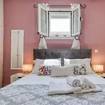Jo's Guesthouse, Benitses Дом отдыха Бенитсес
