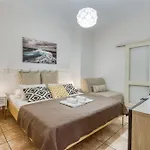 Jo's Guesthouse, Benitses Бенитсес