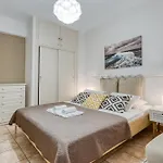 Дом отдыха Jo's Guesthouse, Benitses