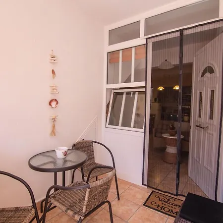 Jo's Guesthouse, Benitses * Benitses (Corfu)