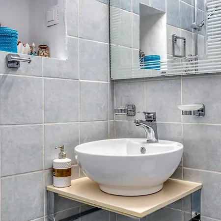 Jo's Guesthouse, Benitses Μπενίτσες