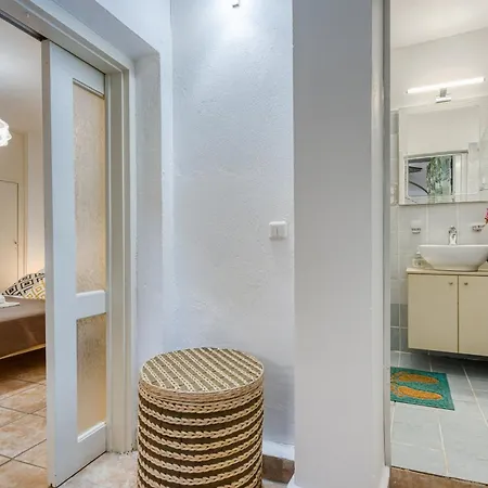 Σπίτι διακοπών Jo's Guesthouse, Benitses *