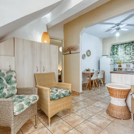 Σπίτι διακοπών Jo's Guesthouse, Benitses