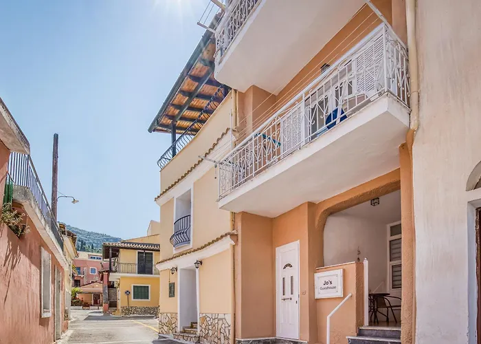 Дом отдыха Jo's Guesthouse, Benitses