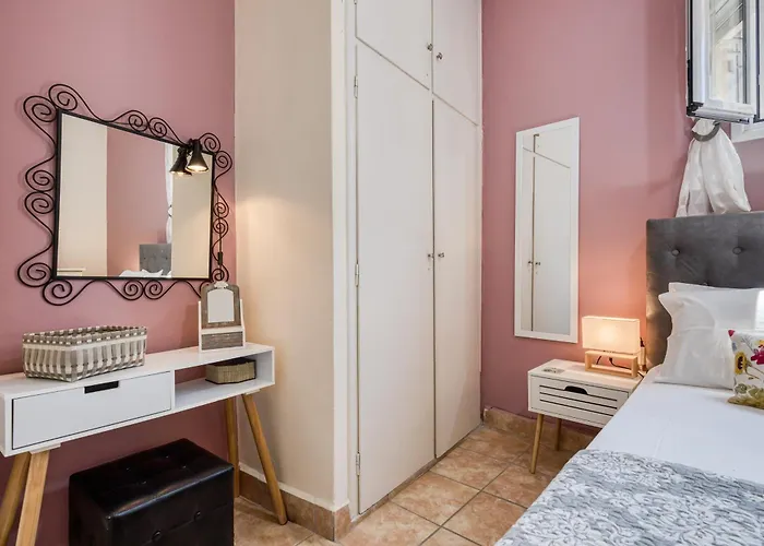 Jo's Guesthouse, Benitses * Бенитсес