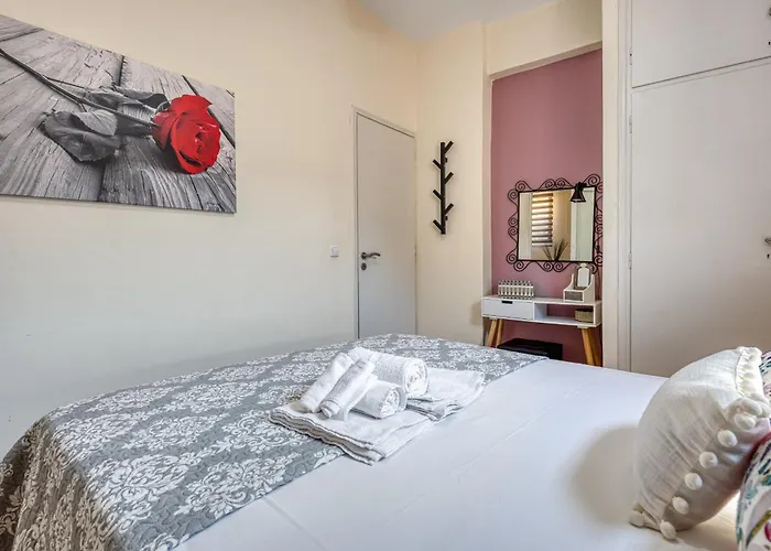 Jo's Guesthouse, Benitses *