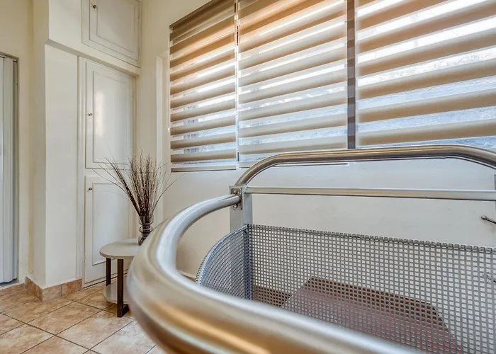 Jo's Guesthouse, Benitses *