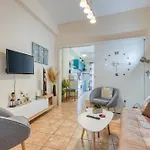 Jo's Guesthouse, Benitses