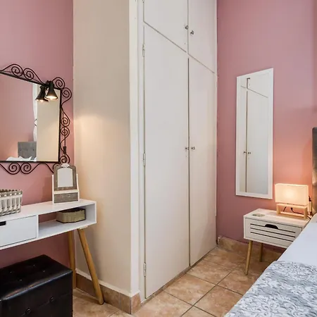 Jo's Guesthouse, Benitses * Benitses (Corfu)