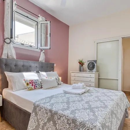 Casa de Férias Jo's Guesthouse, Benitses Benitses (Corfu)