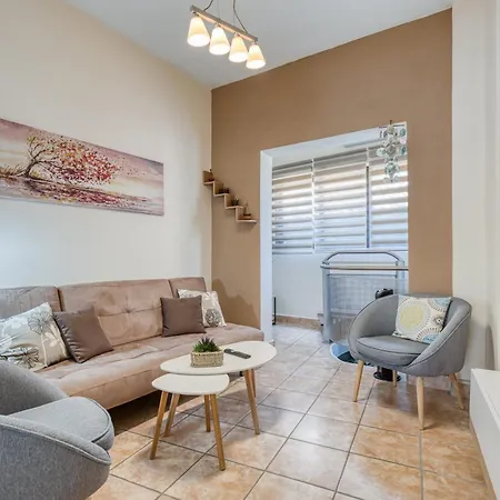 Jo's Guesthouse, Benitses *