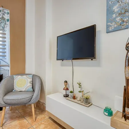 Jo's Guesthouse, Benitses Casa de Férias