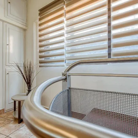 Jo's Guesthouse, Benitses *