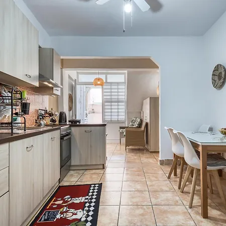 Jo's Guesthouse, Benitses Casa de Férias Benitses (Corfu)