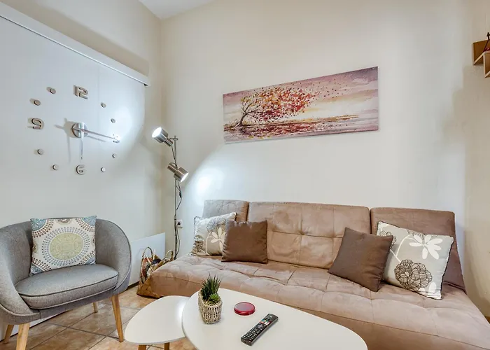 בית נופש Jo's Guesthouse, Benitses בניטסס