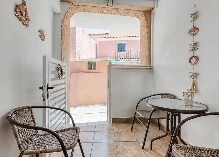 Jo's Guesthouse, Benitses בית נופש